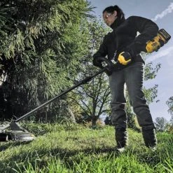 Coupe Herbe & Bordure DEWALT Combisysteme FLEXVOLT 54V Bloc Moteur - DCMAS5713N-XJ -Forêt Jardin Soldes Magasin dewalt combisysteme flexvolt 54v bloc moteur dcmas5713n xj 2